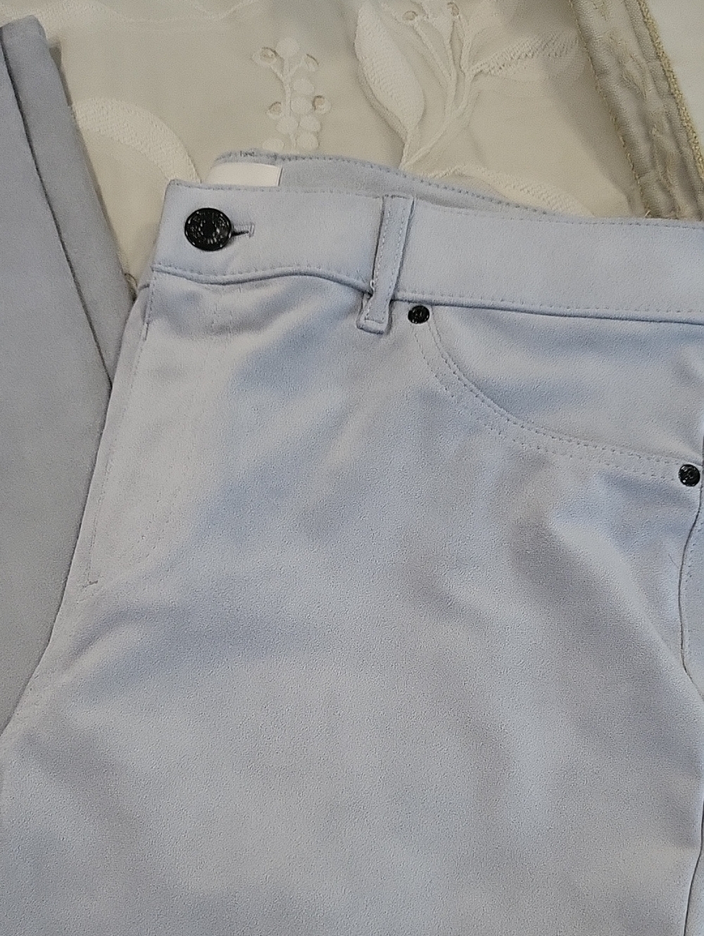 Chico's Soft Suede Gray Skinny Pants Size 1 Like New